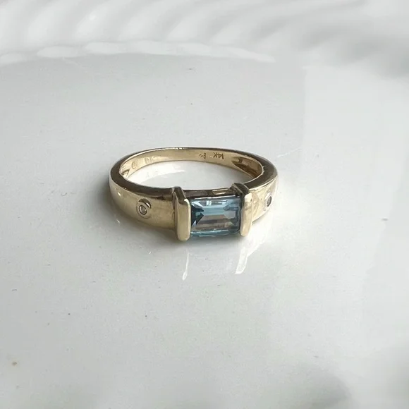14 kt Gold Ring with Light Blue Aquamarine Baguette Cut Bezel Set w/2 Diamonds - Picture 2 of 7